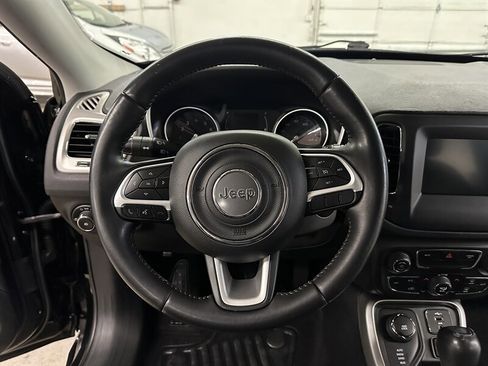 Used 2020 Jeep Compass Latitude image 18