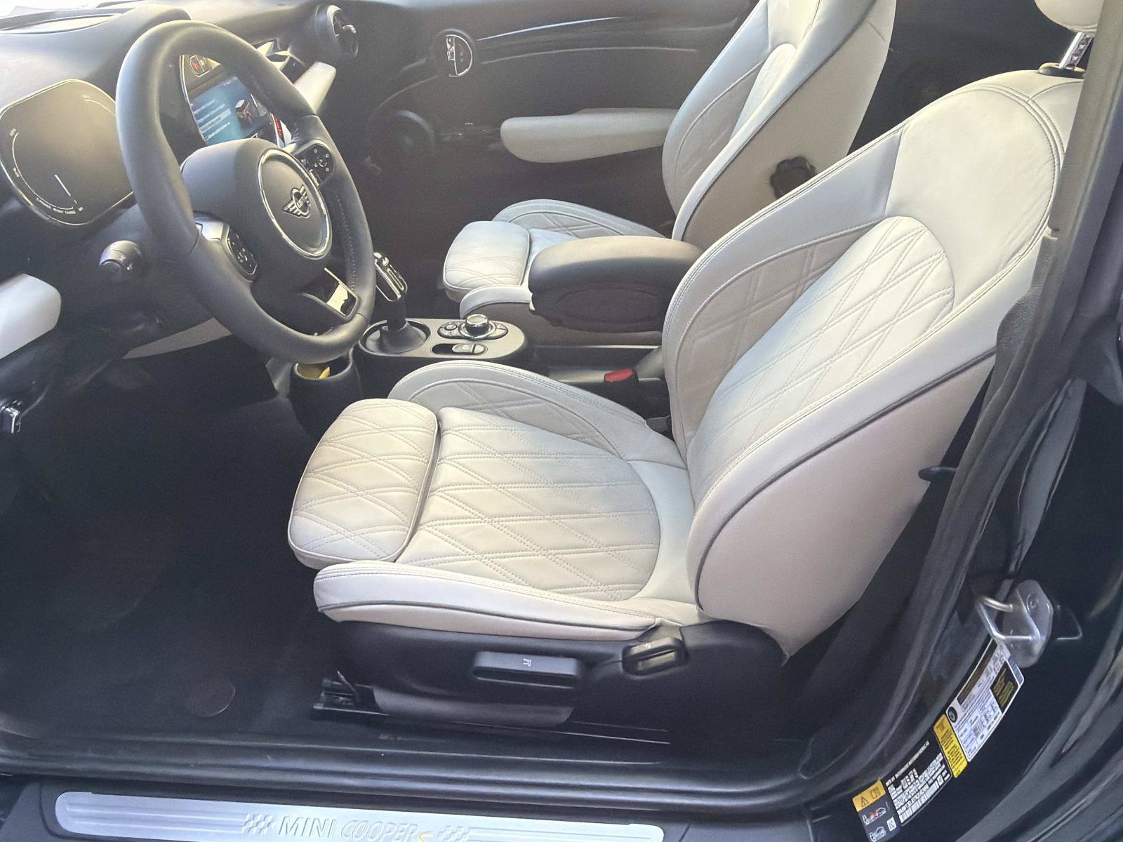 Used 2024 MINI Cooper SE FWD image 10