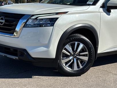 Used 2023 Nissan Pathfinder SL