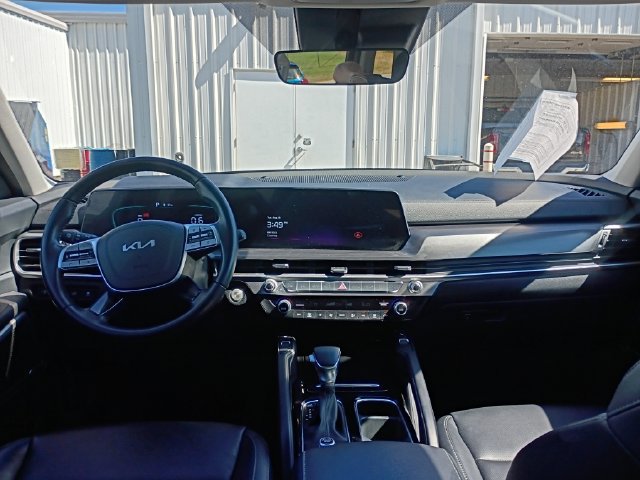 Used 2025 Kia Telluride S FWD image 13