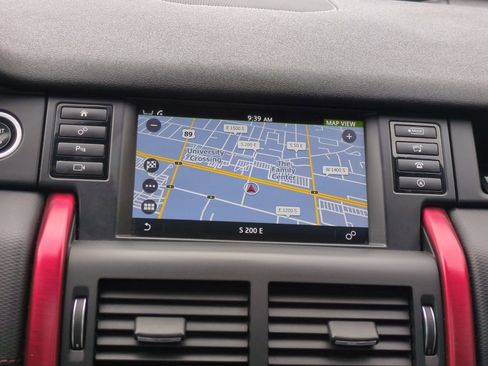 Used 2017 Land Rover Discovery Sport HSE Luxury image 26