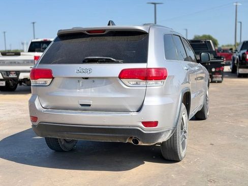 Used 2019 Jeep Grand Cherokee Limited AWD/4WD image 4