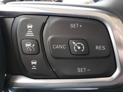 Used 2026 Jeep Wrangler Unlimited Sahara AWD/4WD image 22