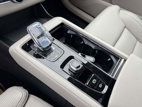 New 2026 Volvo XC90 B6 Ultra w/ Protection Package Premier AWD/4WD image 23