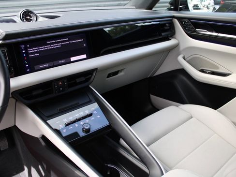 Used 2024 Porsche Macan 4 Electric image 26