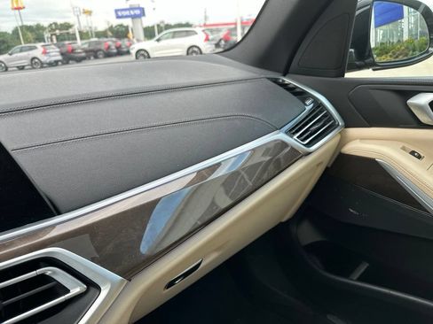 Used 2022 BMW X5 xDrive40i w/ Premium Package AWD/4WD image 20
