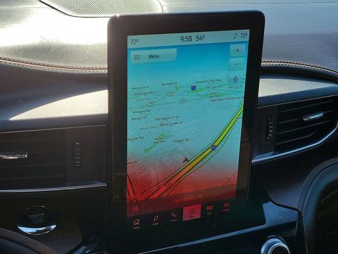 Used 2022 Ford Explorer King Ranch w/ Premium Technology Package image 14