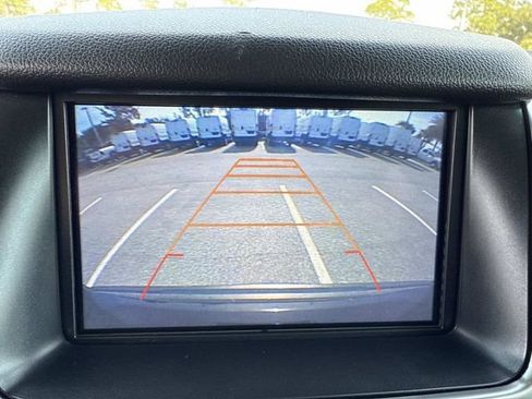 Used 2016 Chevrolet Suburban LT image 31