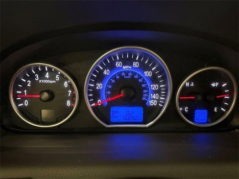 Used 2012 Hyundai Veracruz Limited w/ Entertainment Pkg image 32