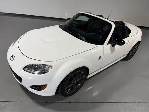 Used 2015 MAZDA MX-5 Miata Club RWD image 30