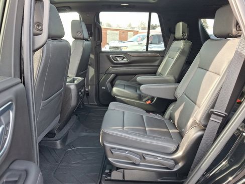 Used 2021 Chevrolet Tahoe LT w/ LT Signature Package image 11