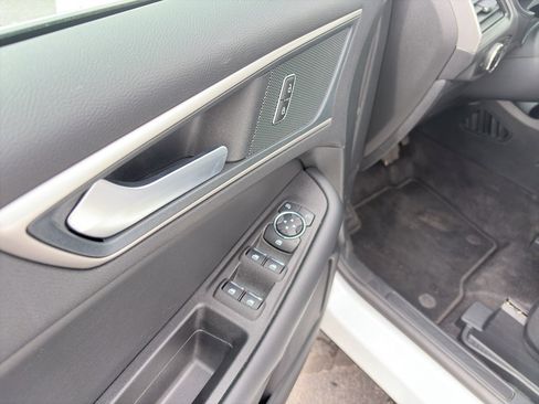 Used 2024 Ford Edge SEL image 9