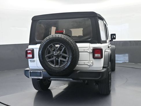 Used 2024 Jeep Wrangler Unlimited Sport AWD/4WD image 5