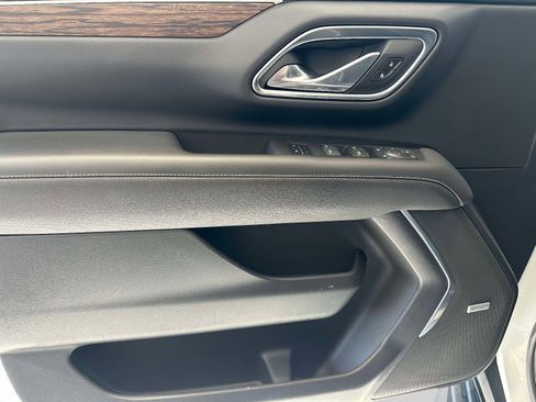 Used 2024 Chevrolet Tahoe Premier w/ Premium Package image 15