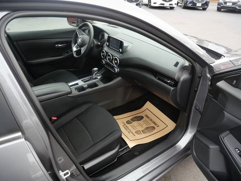 Used 2020 Nissan Sentra S image 16