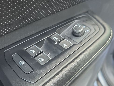 Used 2024 Volkswagen Atlas SE AWD/4WD image 22