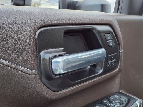 Used 2022 Chevrolet Silverado 3500 LTZ w/ LTZ Plus Package image 16