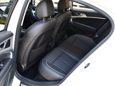 Used 2023 Genesis G70 3.3T RWD image 14