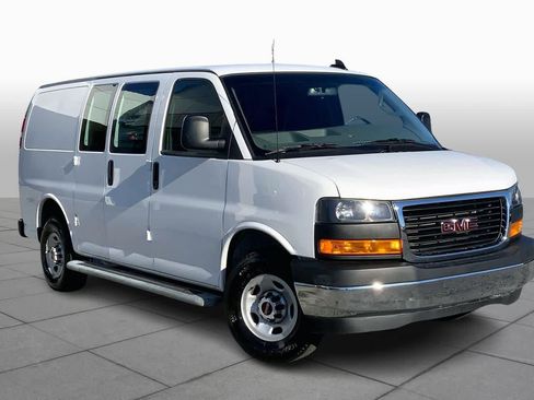 Used 2024 GMC Savana 2500 w/ Driver Convenience Package image 3