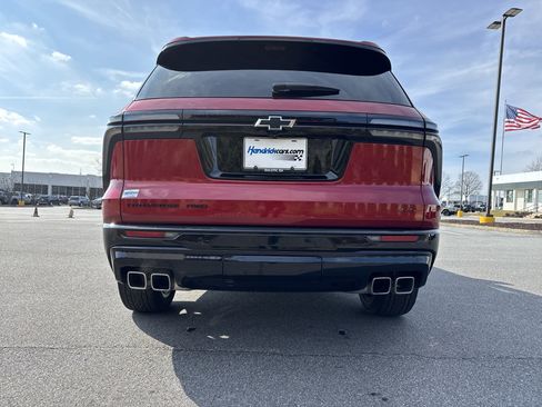 Used 2024 Chevrolet Traverse RS image 9