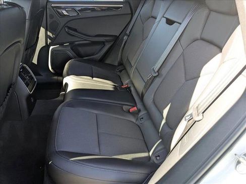 Used 2024 Porsche Macan image 19