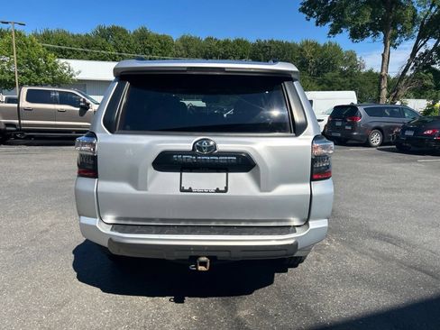 Used 2021 Toyota 4Runner TRD Off-Road Premium AWD/4WD image 5