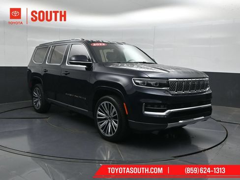 Used 2022 Jeep Grand Wagoneer Series III AWD/4WD image 4