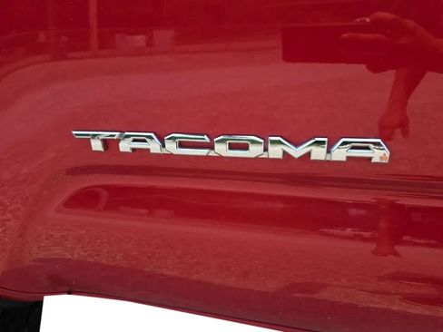 Used 2020 Toyota Tacoma TRD Off-Road AWD/4WD image 9