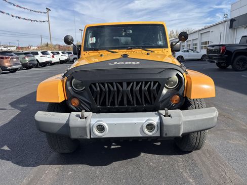Used 2013 Jeep Wrangler Sahara image 9