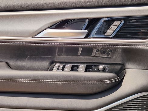 New 2026 Jeep Grand Wagoneer 4WD image 18