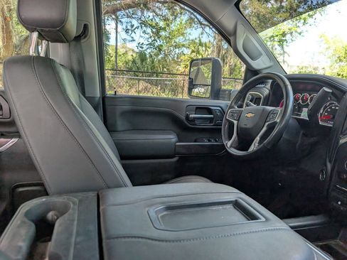 Used 2022 Chevrolet Silverado 3500 LTZ w/ LTZ Convenience Package image 14