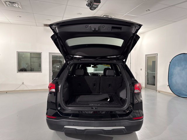 Used 2023 Chevrolet Equinox Premier FWD image 10
