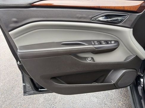 Used 2011 Cadillac SRX Luxury image 10
