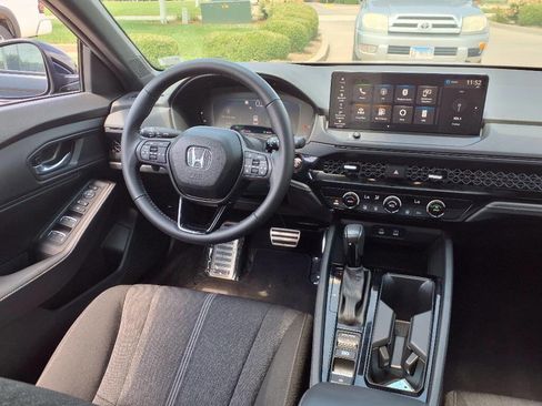 Used 2023 Honda Accord Sport image 12