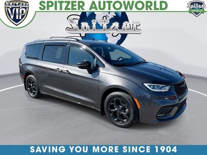 Used 2023 Chrysler Pacifica Touring-L w/ S Appearance Package