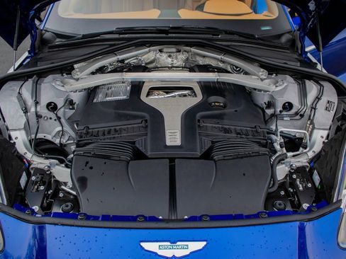 New 2026 Aston Martin DBX 707 image 17