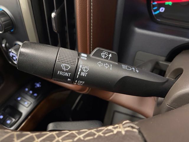 Used 2015 Chevrolet Silverado 1500 High Country w/ High Country Premium Package AWD/4WD image 30