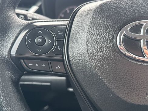Used 2025 Toyota Corolla LE w/ Convenience Package image 17
