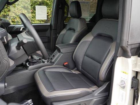 New 2026 Ford Bronco Outer Banks w/ Sasquatch Package image 34