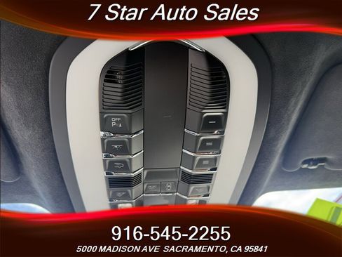 Used 2017 Porsche Macan Turbo image 11