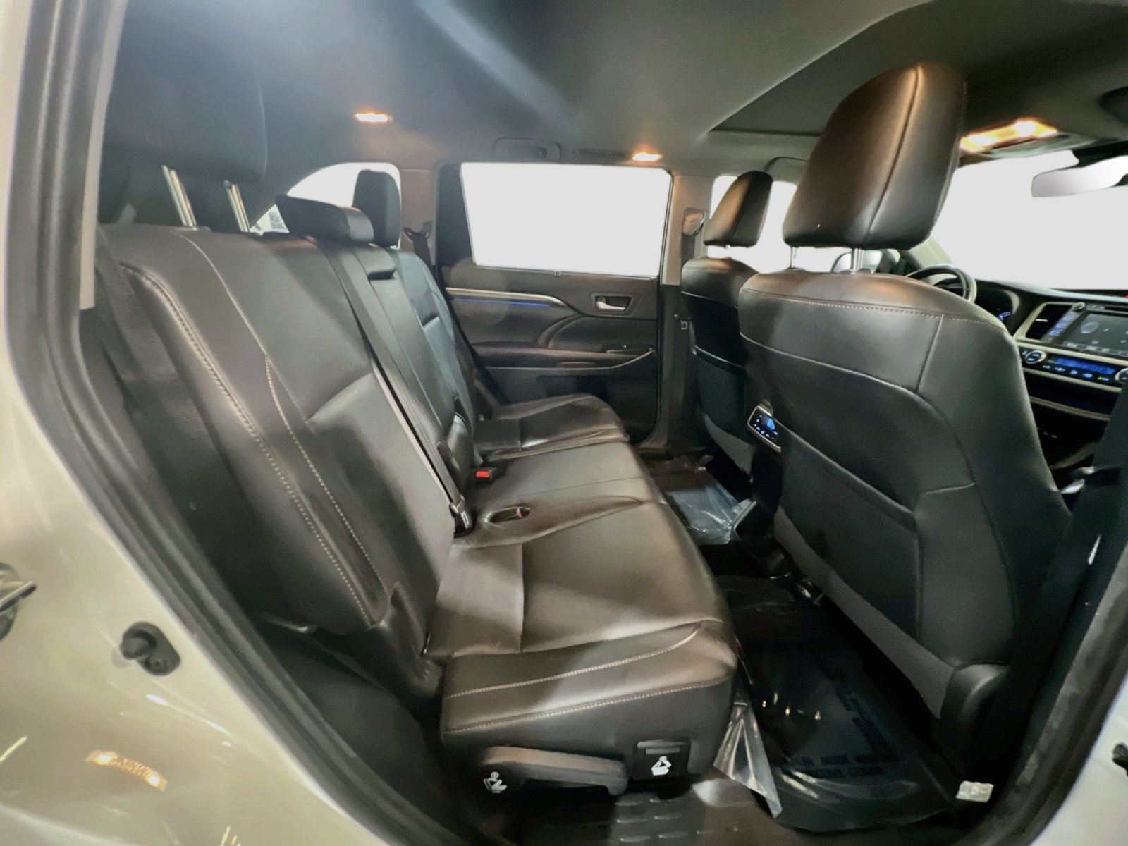 Used 2019 Toyota Highlander Limited FWD image 21