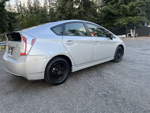 Used 2013 Toyota Prius Two FWD image 5
