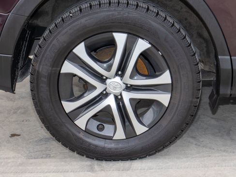 Used 2018 Toyota RAV4 LE image 35