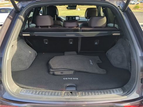 Used 2023 Genesis GV70 2.5T w/ Advanced Package image 12