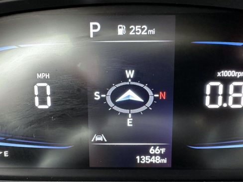 Used 2023 Hyundai Venue Limited w/ Cargo Package FWD image 30