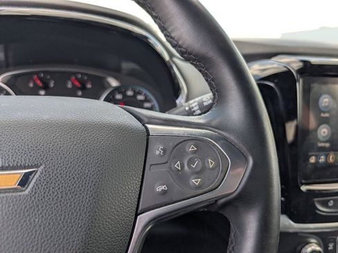 Used 2023 Chevrolet Traverse LT AWD/4WD image 16
