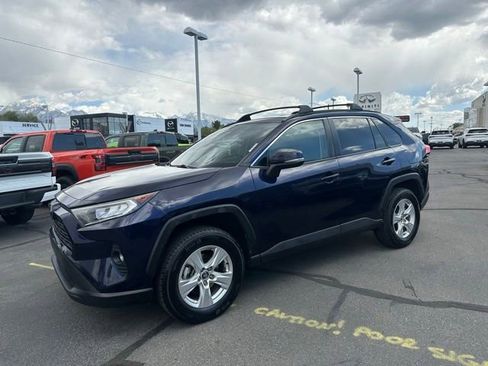 Used 2021 Toyota RAV4 XLE AWD/4WD image 5
