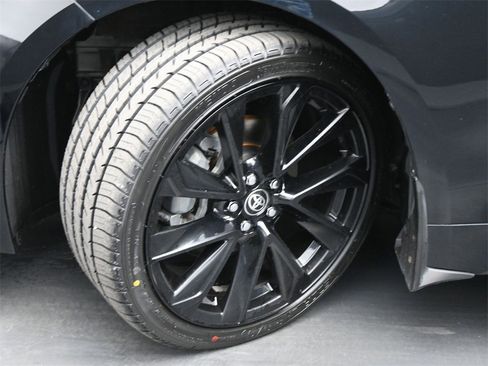 Used 2022 Toyota Corolla SE image 18