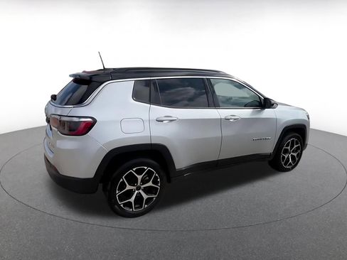 Used 2025 Jeep Compass Limited image 15