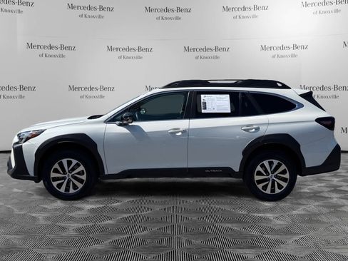 Used 2023 Subaru Outback Premium image 2